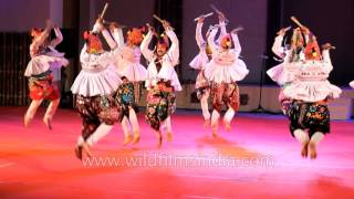 Gujaratis perform Garba dance [upl. by Atte]