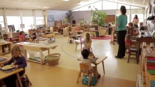 Un día en un aula Montessori [upl. by Atteynad]