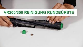 Tipp  VR200300 Saugroboter Reinigung der Rundbürste [upl. by Ikkaj]