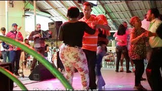 MERENGUE Bailando Tipico y Clasico Dominicano [upl. by Blodget]